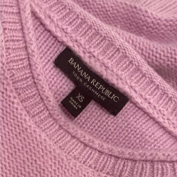 Banana republic, heavy lavender cashmere sweater, Size XS - Picture 2 of 8